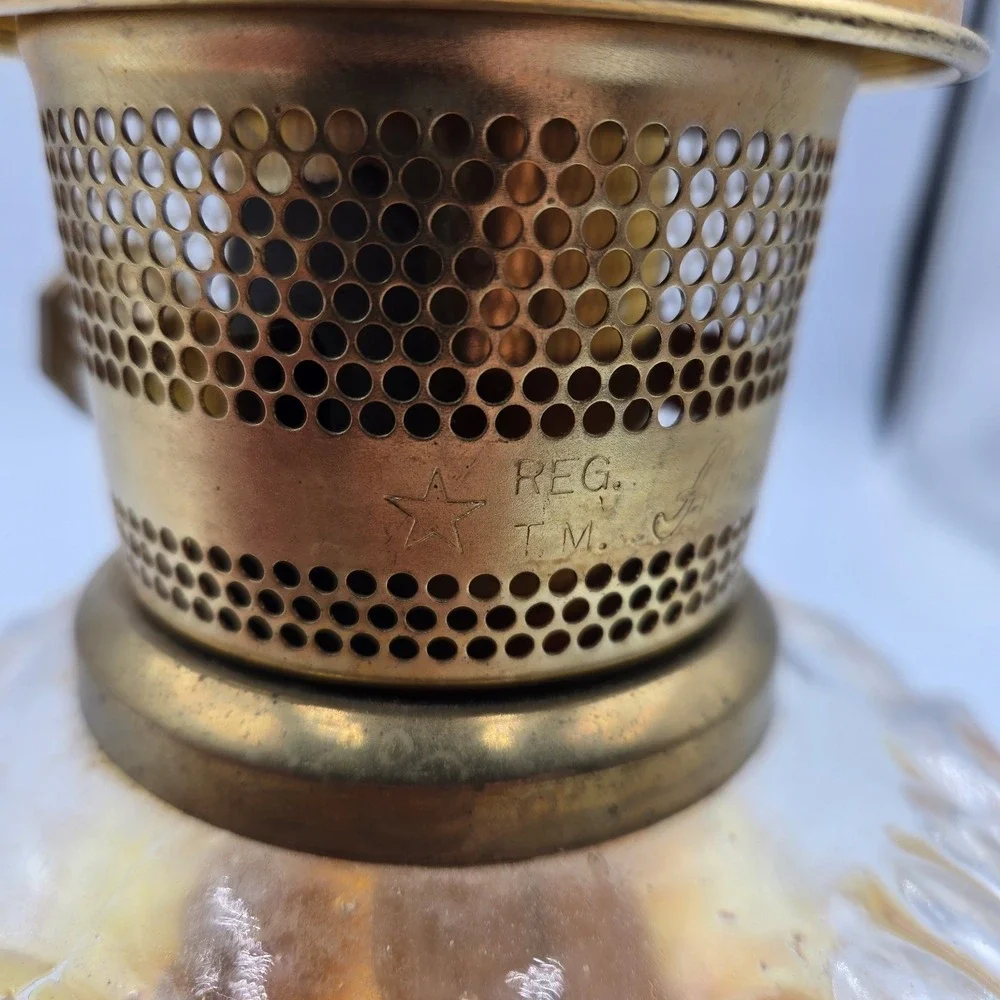 Vtg Aladdin Genie II Oil Lamp Clear Glass Font Shell Design Brass Collar